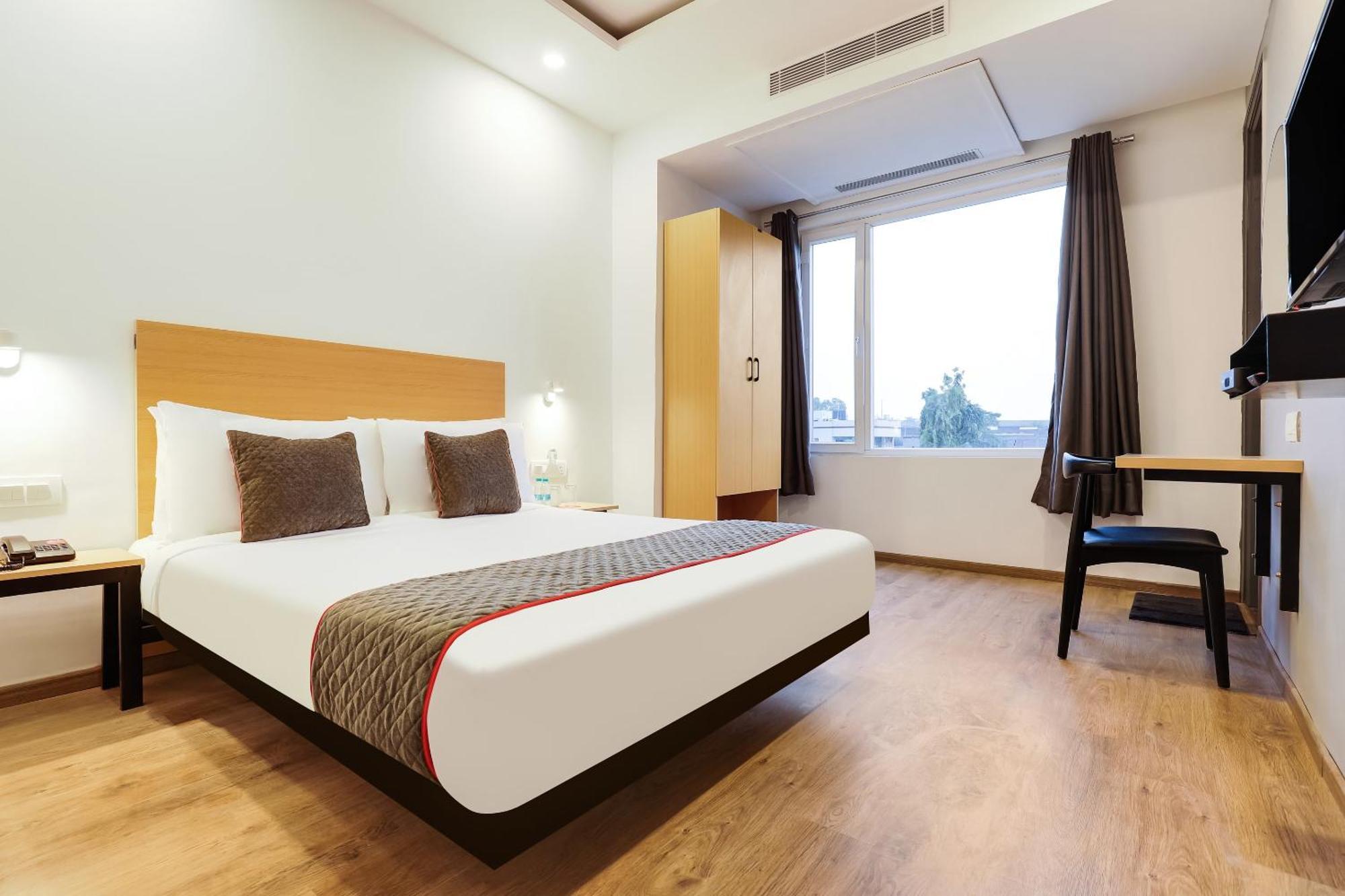 Hotel Super Townhouse Golden Avenue Road à Amritsar Extérieur photo